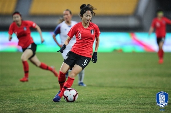 이민아 한국 여자축구 최고 스타로 불리는 이민아가 처음으로 월드컵에 출전한다.