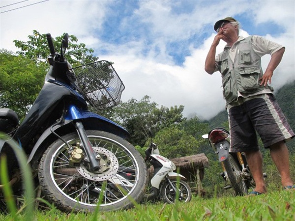 캄보디아와 태국, 베트남등을 돌때 오토바이를 즐겨타며 여행하는 서유진선생