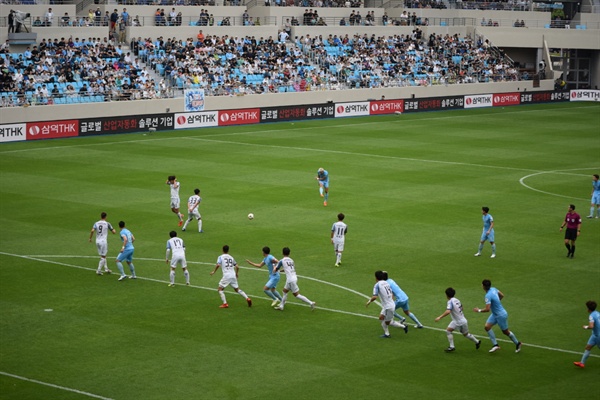  전반전, 대구 FC 세징야의 직접 프리킥 순간!