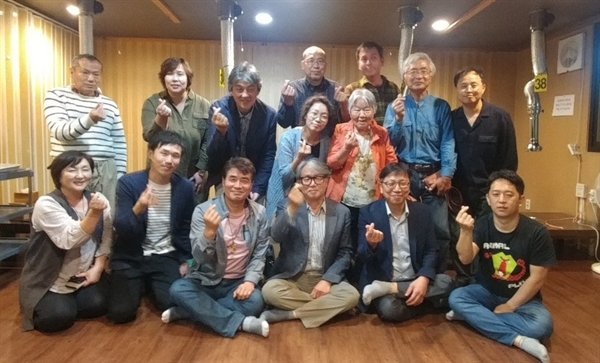 지난 20일 일본 구마모토현에 있는 스님들과 신도들이 충남지역 시민사회단체와 교류 간담회를 개최하고 있다.
