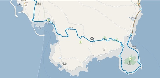    제주도 서귀포 서남쪽에 위치한 올레 10코스. 사계 해변 쪽에서 송악산을 둘러 섯알오름과 알뜨르 비행장을 지나 모슬포항까지 이어지는 동선이다. 
