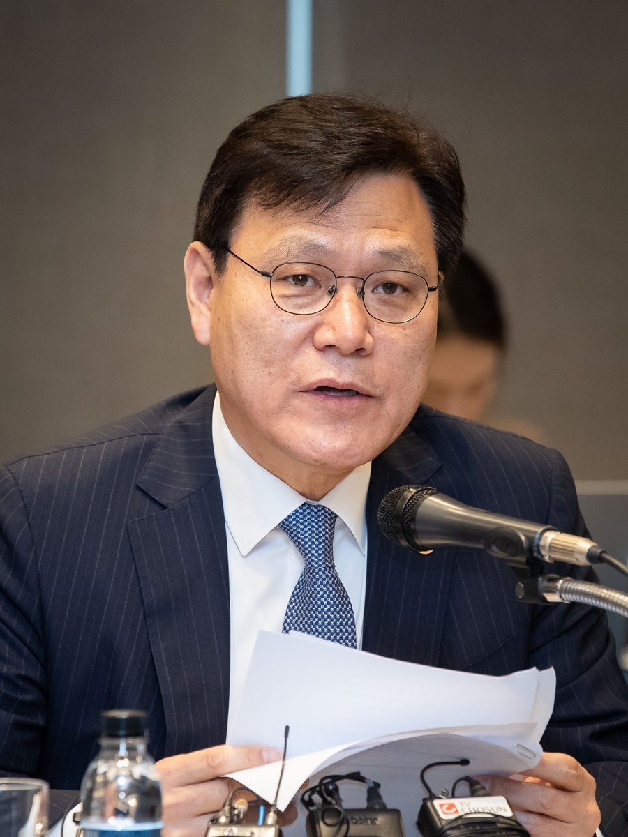 최종구 금융위원장은 22일 서울 중구 은행연합회에서 열린 '청년 맞춤형 전·월세 대출 협약식'에 참석했다.