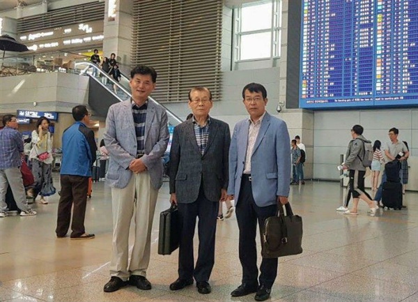 26일 김종대 의원이 민간과 군의 항공정비 융합방안을 모색하기 위해 나기정 전 청주시장과 3박 4일 일정으로 싱가포르로 출국했다.