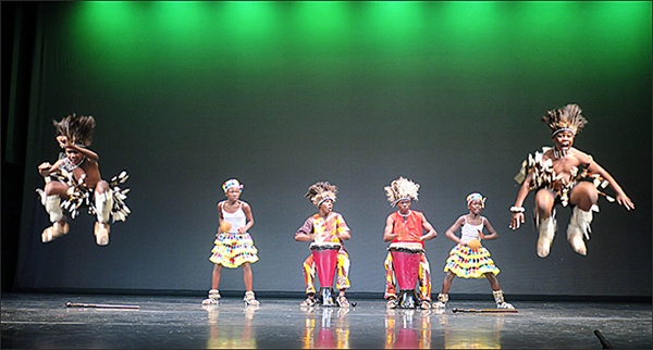 아프리카 짐바브웨 재너글 공연단의 '므천고요'