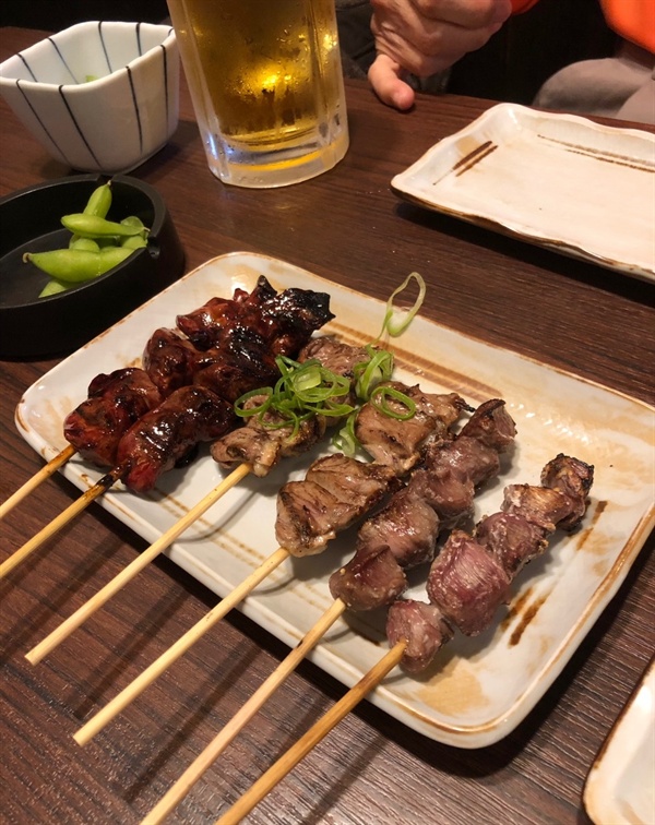 현지의 평범한 가게에서 먹는 맛은 특별하다.