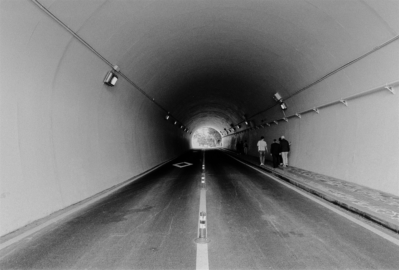 남산 5국으로 향하는 터널. 수많은 국가폭력피해자가 이 터널을 지났을 것이다.