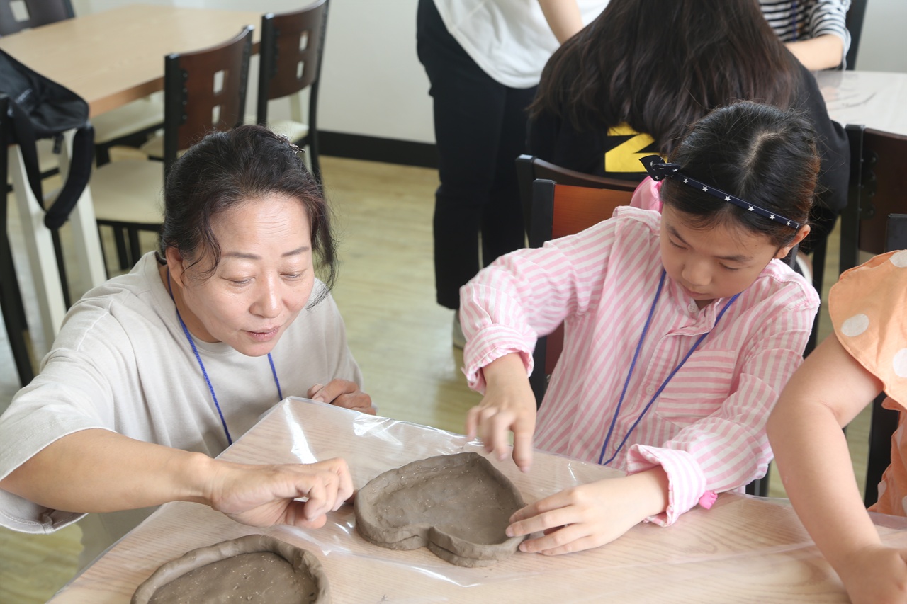 면천읍성안 그 미술관에서 꿈다락토요문화예술학교를 진행하고 있다. 