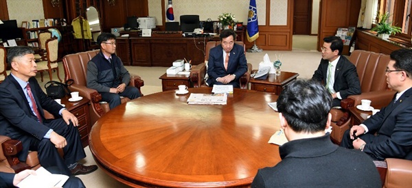  백운산지키기협의회는 지난 4월 10일 이낙연 국무총리를 면담하고 백운산 국립공원지정을 요구했다.