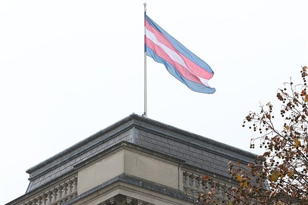 트랜스젠더를 상징하는 깃발