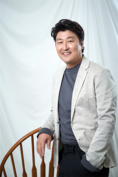  영화 <기생충> 배우 송강호 인터뷰 사진