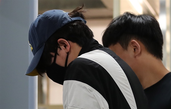 '신림동 강간미수 영상' 속 30대 남성이 5월 31일 오후 구속 전 피의자 심문을 받기위해 서울중앙지법으로 들어서고 있다.