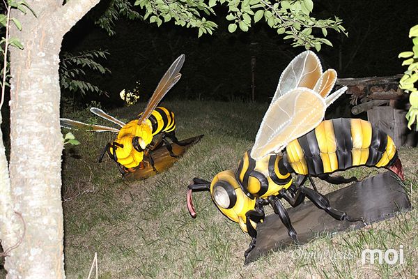 2019 경주세계문화유산 등 축제가 열리는 신라밀레니엄파크 내 곤충 형상(꿀벌)