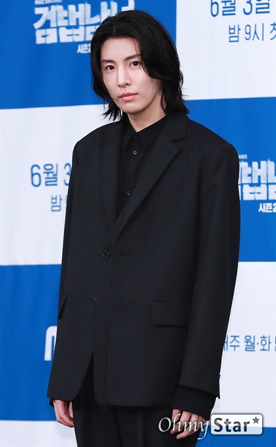 '검법남녀 시즌2' 노민우, 4년 만에 복귀! 배우 노민우가 3일 오후 서울 상암동 MBC사옥에서 열린  MBC 새 월화미니시리즈 <검법남녀 시즌2> 제작발표회에서 포토타임을 갖고 있다. <검법남녀 시즌2>는 MBC 최초의 시즌제 드라마로, 괴짜 천재 법의학자와 신참검사에서 성장한 일명 1학년 검사 그리고 베테랑 검사의 특별한 공조수사를 다룬 본격 장르물이다. 3일 월요일 오후 9시 첫 방송.