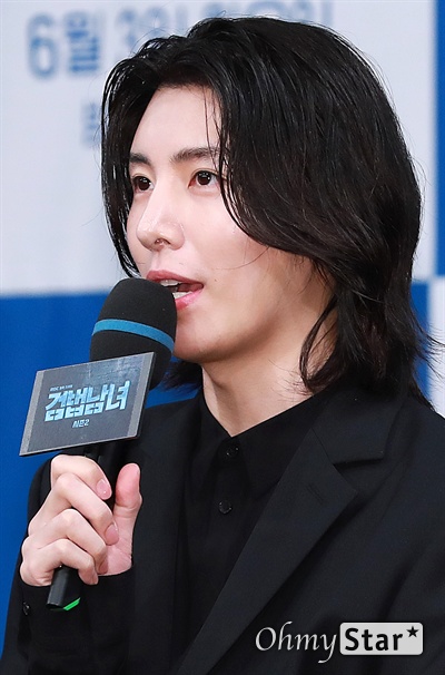 '검법남녀 시즌2' 노민우, 반가운 얼굴 배우 노민우가 3일 오후 서울 상암동 MBC사옥에서 열린  MBC 새 월화미니시리즈 <검법남녀 시즌2> 제작발표회에서 자신의 배역을 소개하고 있다. <검법남녀 시즌2>는 MBC 최초의 시즌제 드라마로, 괴짜 천재 법의학자와 신참검사에서 성장한 일명 1학년 검사 그리고 베테랑 검사의 특별한 공조수사를 다룬 본격 장르물이다. 3일 월요일 오후 9시 첫 방송.