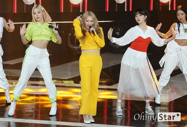 '더쇼' 레이디스 코드, 멋진 숙녀들 레이디스코드가 4일 오후 서울 상암동 SBS프리즘타워에서 열린 SBS MTV <더쇼> 생방송에서 화려한 무대를 선보이고 있다.
