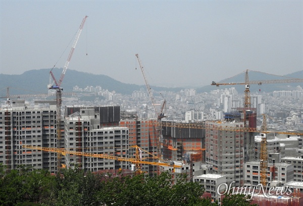 서울 은평구의 재개발 아파트 공사 현장.