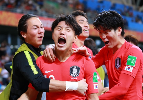 정정용 감독이 이끄는 한국 U-20 축구대표팀이 9일(이하 한국시각) 폴란드 비엘스코비아 시립경기장에서 열린 2019 국제축구연맹(FIFA) U-20 월드컵 세네갈과의 8강전에서 혈전 끝에 3-2로 승리하고 4강진출에 성공했다.