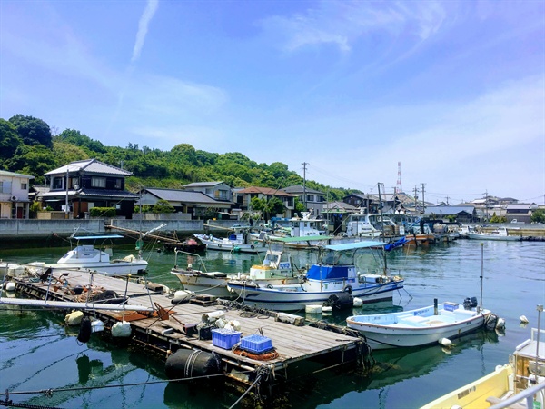 일본 나오시마섬 항구 풍경. 