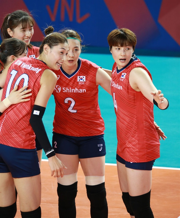  한국 여자배구 대표팀 선수들... 2019 VNL 5주 차 대회 (충남 보령종합체육관, 2019.6.20)