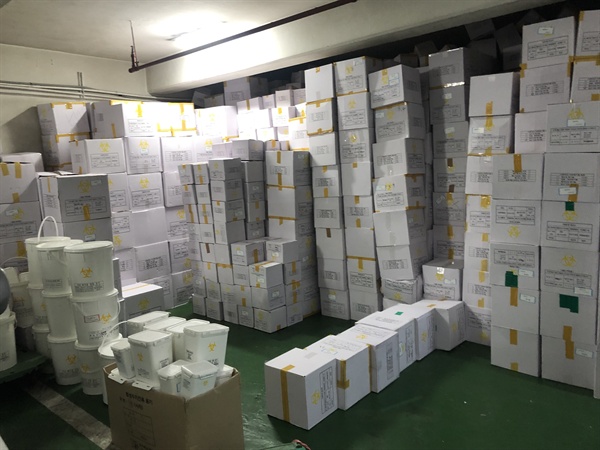 7월 9일 부산 동구 의사회관 지하주차장에서 적발된 불법 의료폐기물.