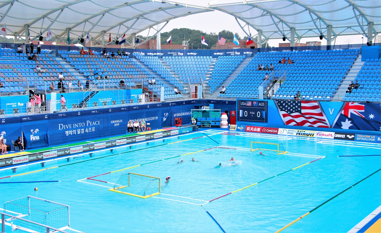  2019 광주 FINA 세계수영선수권대회의 시범종목으로 지정된 비치 수구 경기가 남부대학교 수구경기장에서 열리고 있다.