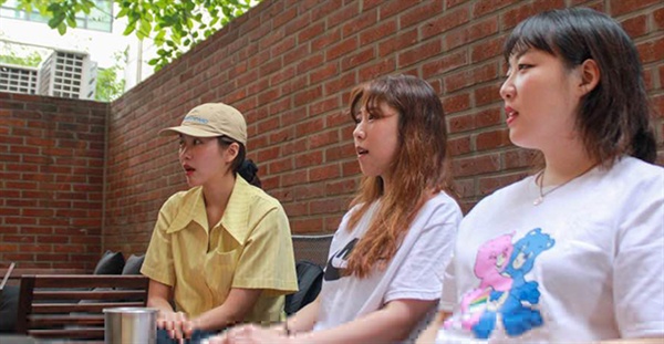  7월 10일 서울 마포구 동교동에서 만난 민수, 문선, 박문치는 여성 아티스트들간의 연대를 강조했다.
