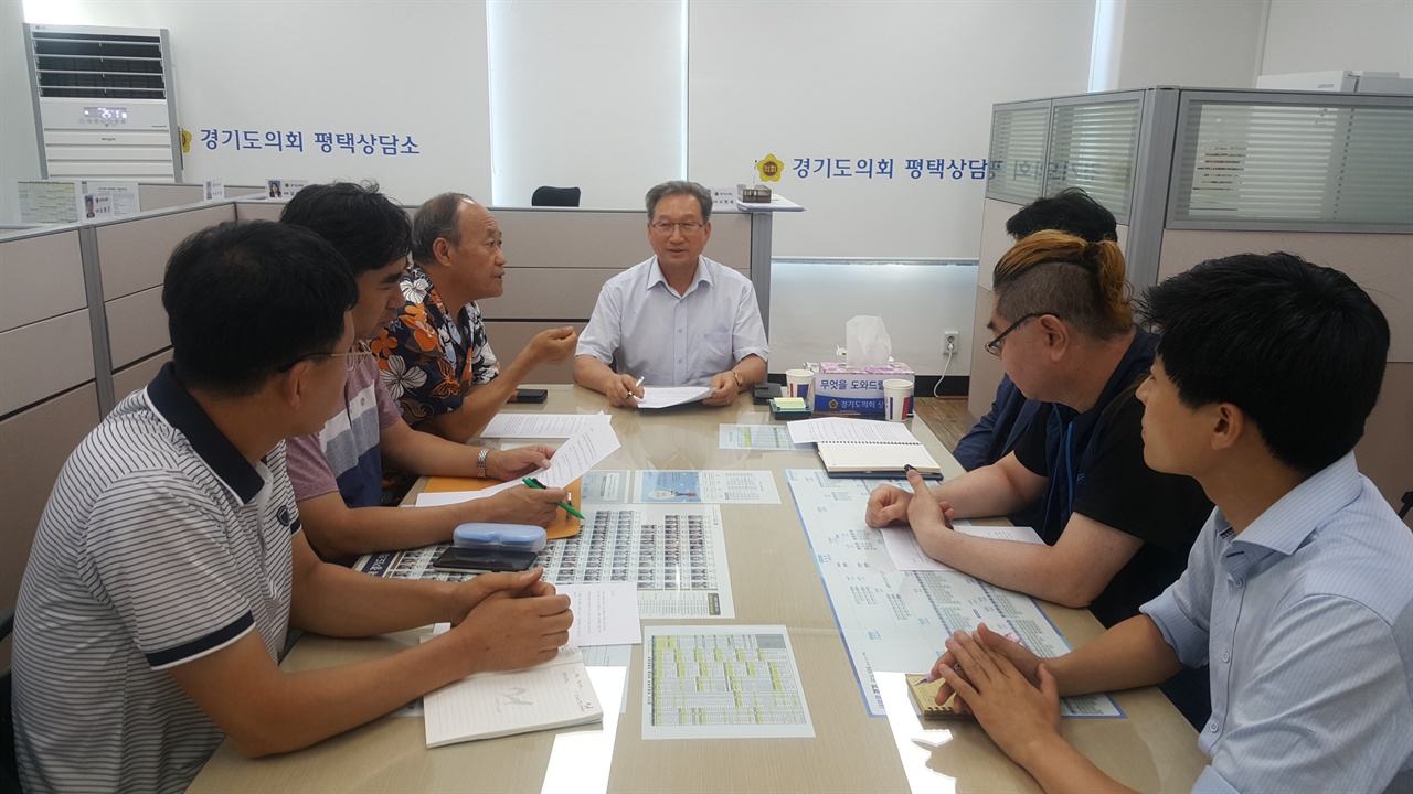 경기도의회 오명근 의원은 22일 평택환경행동 회원들과 간담회를 가졌다.
