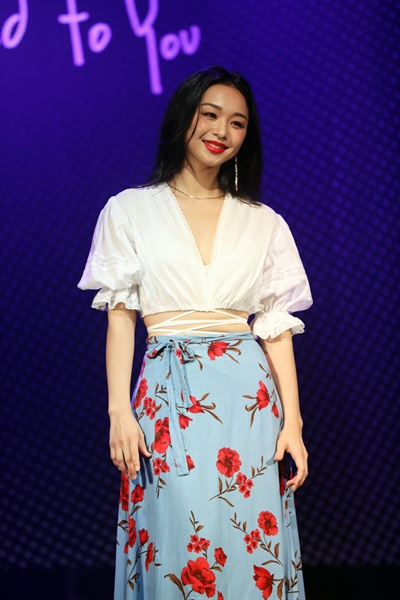신유미 싱어송라이터 신유미가 새 앨범을 발매하고 쇼케이스를 열었다.