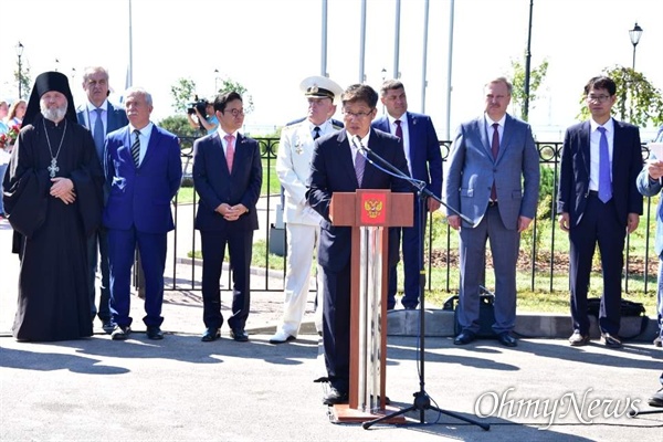 지난 7월 27일 인천시의 우호 도시 가운데 하나인 러시아 상트페테르부르크 크론슈타트(Kronstadt)에 '인천광장'이 문을 열었다.