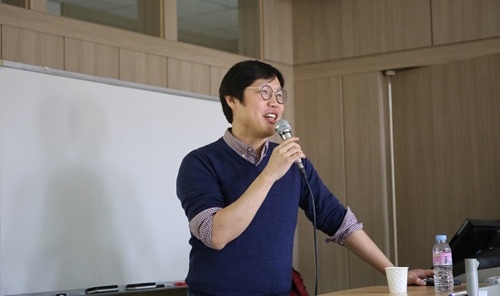 김준일 <뉴스톱> 대표는 세명대 저널리즘스쿨에서 ‘디지털 저널리즘 시대의 신뢰성 위기’를 주제로 두 번째 주제 강연을 했다.