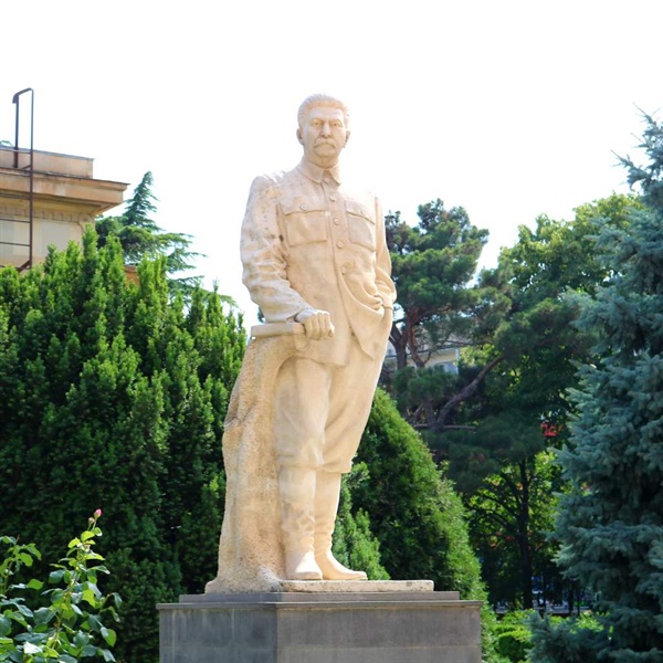 스탈린이 태어난 조지아 고리에 남아 있는 스탈린 동상