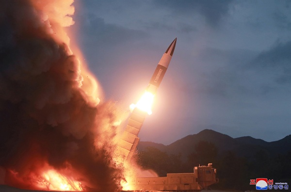 지난 8월 11일 북한이 함흥에서 발사한 미사일 발사 장면.
