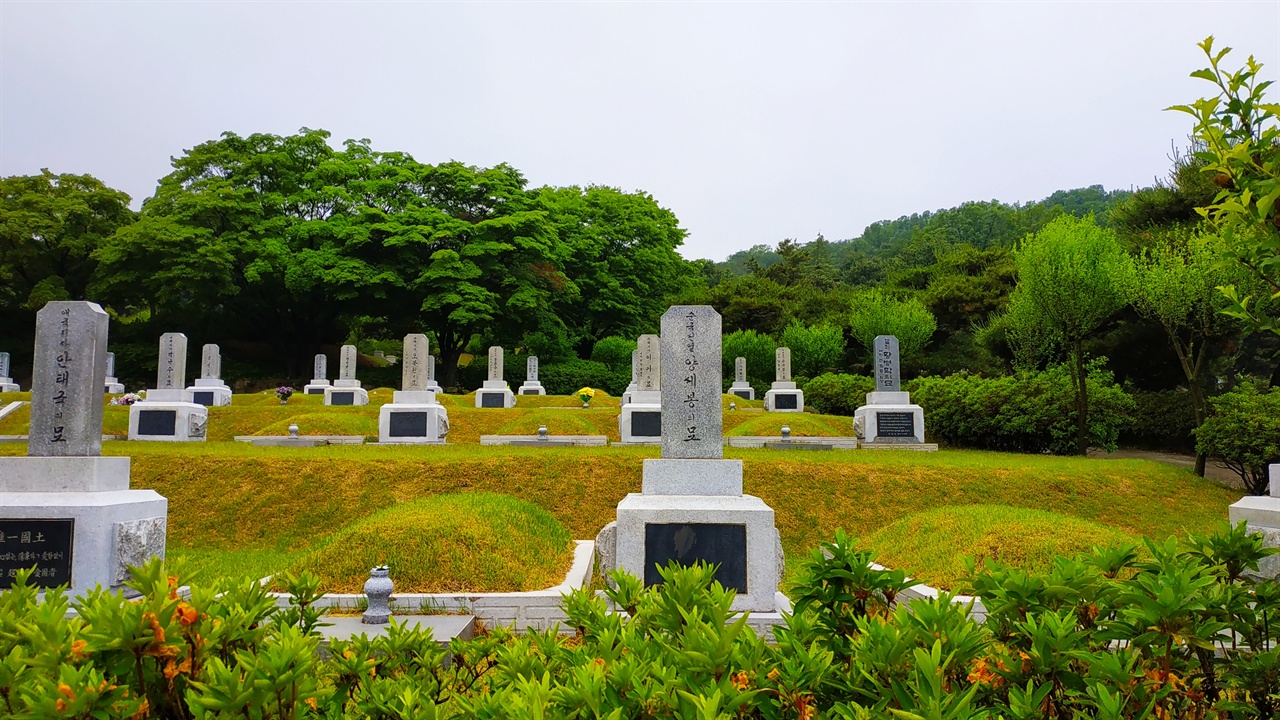 서울현충원 애국지사묘역에는 양세봉 장군의 묘가 허묘로 조성되어 있다. 