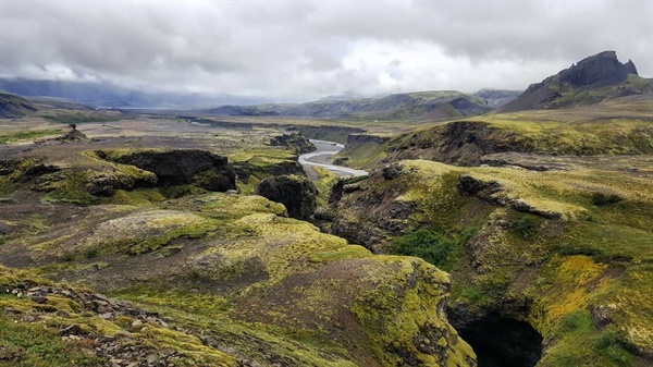 체류 기간 연장을 위해 떠난 아이슬란드에선 The Laugavegur Trail, 150km를 걸었다. 피시티와는 완전히 다른 풍경과 경험을 내어준 길이었다.