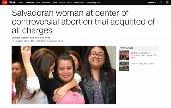 엘살바도르 법원의 에벨린 에르난데스 무죄 판결을 보도하는 CNN 뉴스 갈무리.