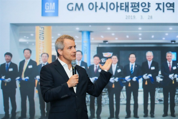 줄리안 블리셋(Julian Blissett) 지엠 해외사업부 사장이 21일 한국지엠 부평 본사를 방문했다.