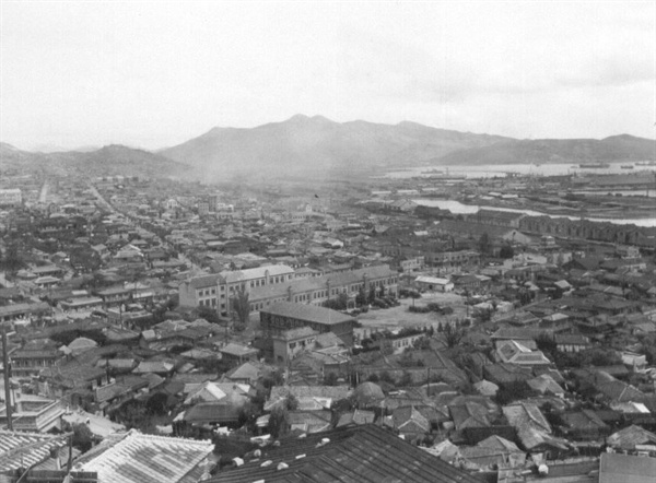 6. 한국전쟁 중의 임시 수도 부산( 1950. 9. 11.).