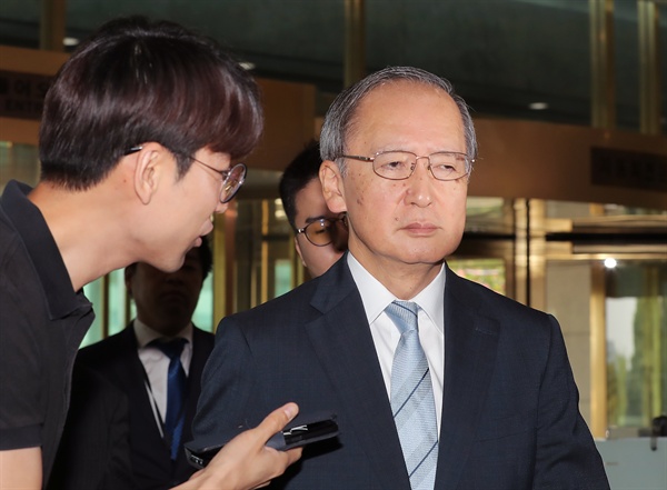 일본 정부가 예정대로 한국을 백색국가에서 제외한 28일 나가미네 야스마사 주한 일본대사가 서울 외교부 청사로 초치되고 있다. 2019.8.28