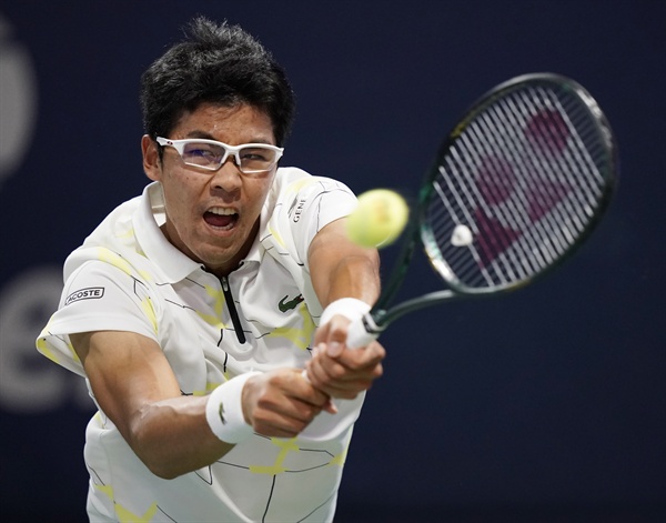  (뉴욕 EPA=연합뉴스) 한국 테니스 간판 정현이 29일(현지시간) 미국 뉴욕의 빌리진 킹 내셔널 테니스 센터에서 열린 US오픈 테니스 대회 남자 단식 2회전에서 페르난도 베르다스코의 공을 받아치고 있다.