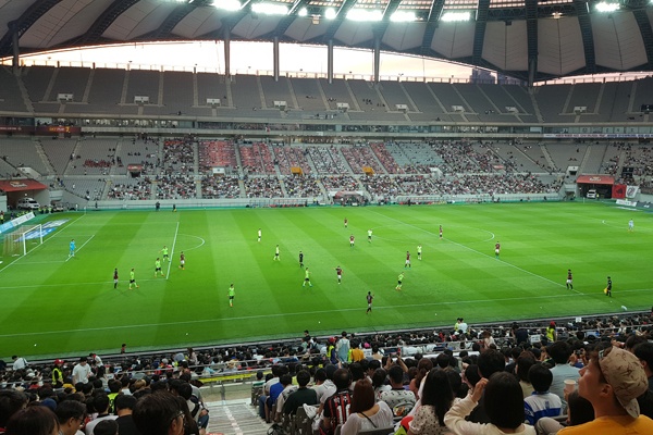 서울vs전북 '전설매치'로 열린 서울과 전북의 경기를 보기 위해 약 25000명이 서울월드컵경기장을 찾았다. 
