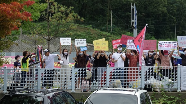  9월 5일 오전 10시, 자원순환특화단지를 반대하는 시민대책위원회(이하, 백지화비대위)가 집회를 하고 있는 모습 