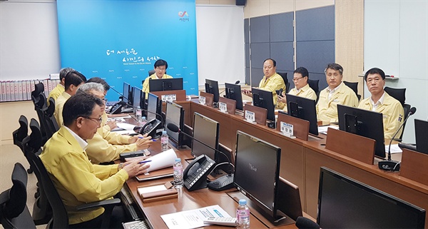 서산시는 지난 5일 재난안전상황실에서 김현경 부시장 주재로 관련 부서장이 참석한 가운데 태풍 ‘링링’대비 긴급대책회의를 가졌다.