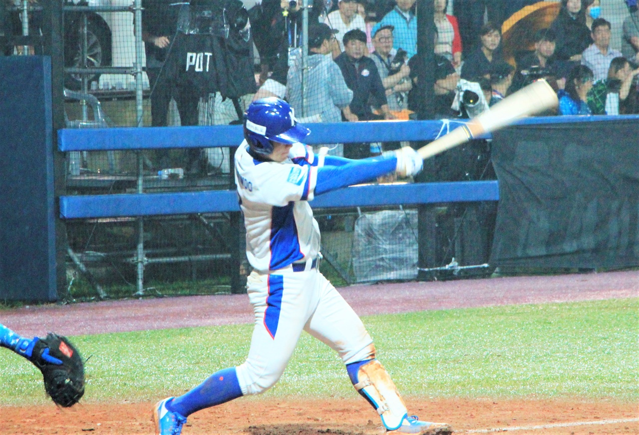  U-18 야구 월드컵에서 활약했던 강현우 선수의 모습.