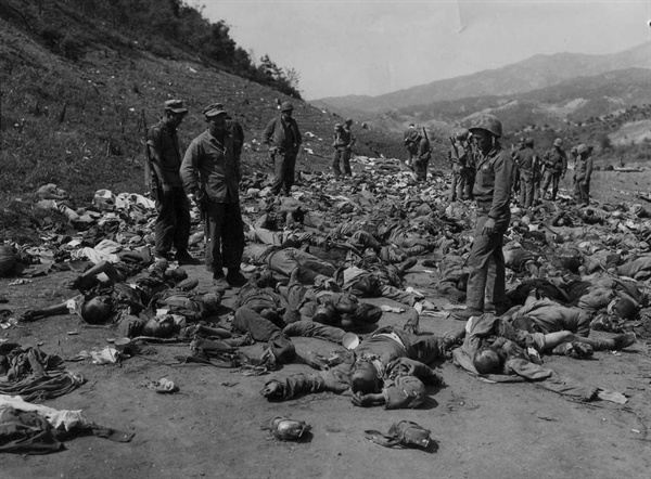 중국군 시신(1951. 5. 17.).