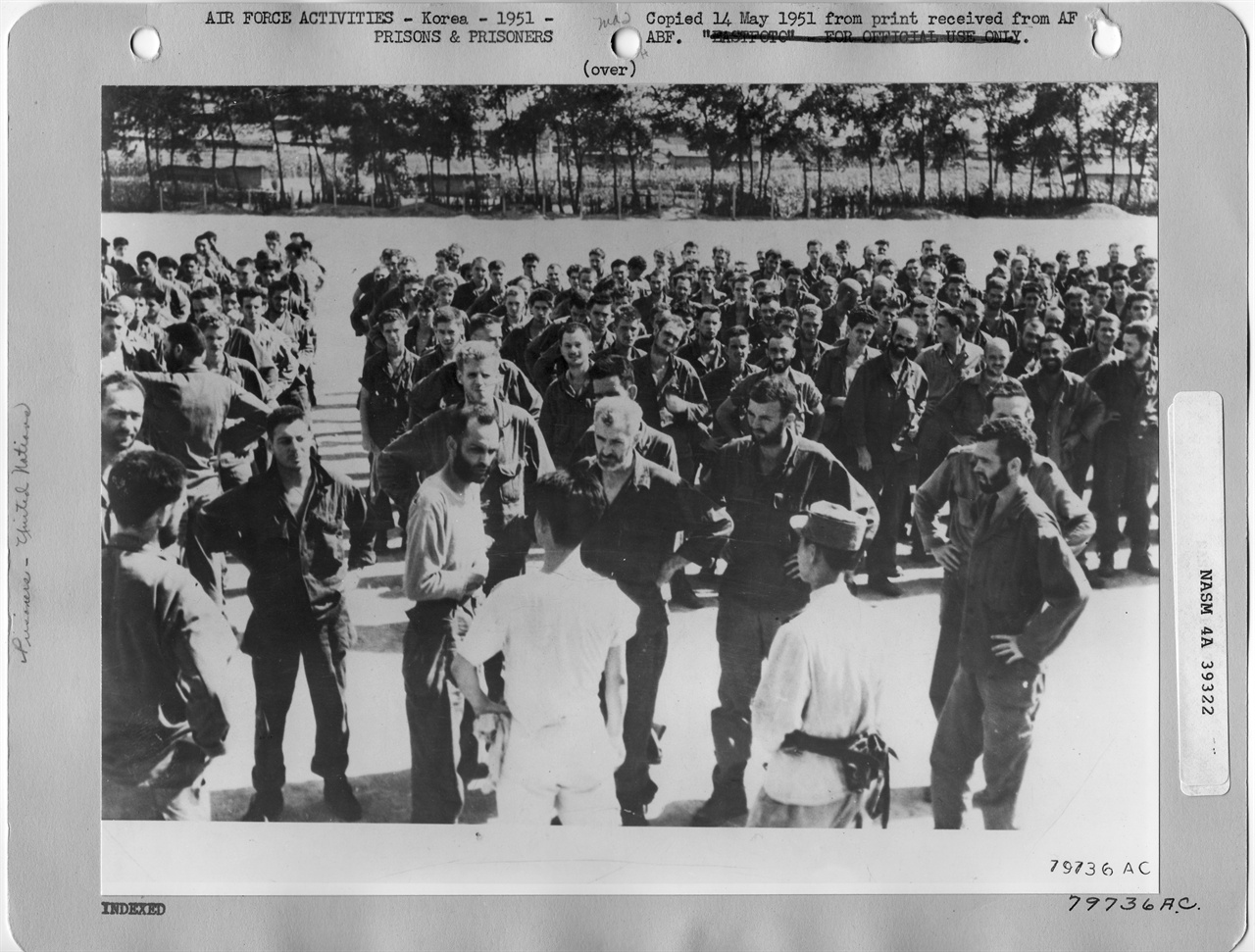 북한 측에 수용된 유엔군 포로들(1951.).
