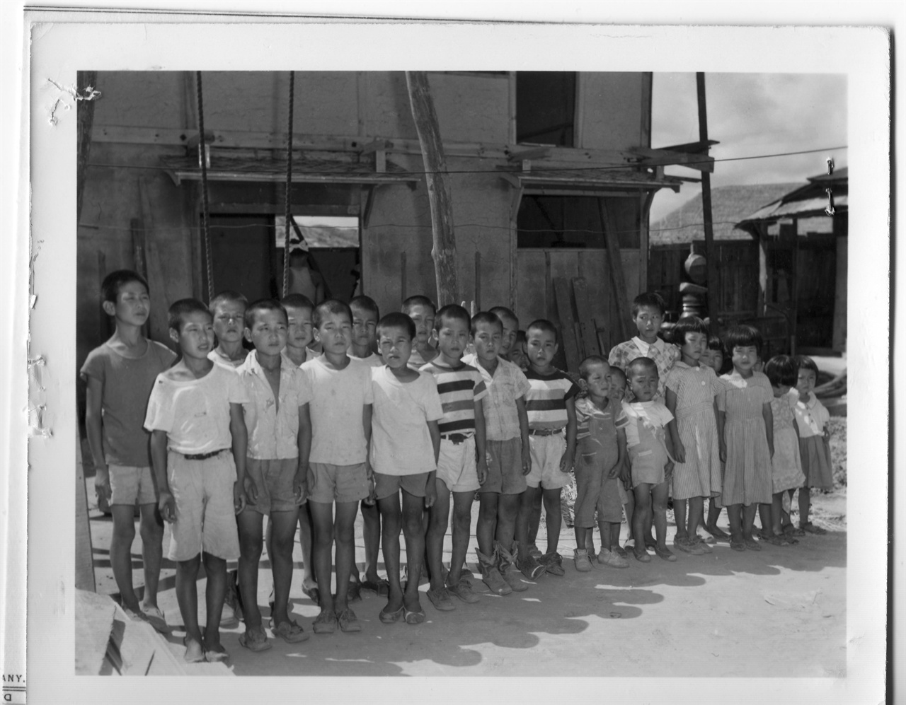 경북 포항, 한 고아원의 어린이들(1952. 8. 10.).