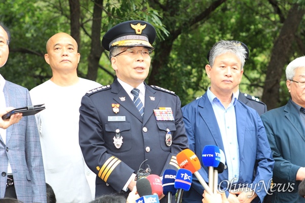 민갑룡 경찰청장이 경찰청장으로서는 처음으로 20일 오후 개구리소년 사건' 유골이 발견된 대구시 달서구 와룡산을 찾았다.