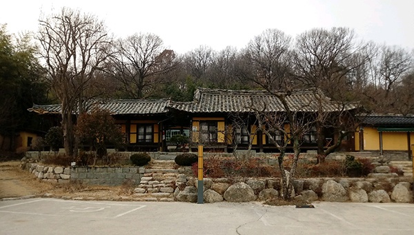 광복회가 처단한 대표 친일 부호 장승원의 구미 집이 일부 남아 있는 모습