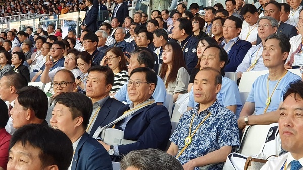 관람객 4일 서울 잠실주경경기장에서 열린 제100회 전국체육대회개회식에 참석한 관람객들이다.