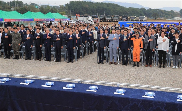 경남 고성군 고성읍 교사리 891-1번지 일원에서 열린 이당산업단지 착공식.